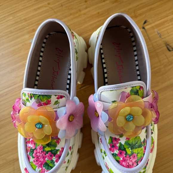Betsy Johnson Floral Platform Loafer - Picture 3 of 5